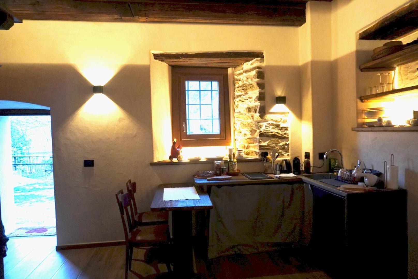 Ferienwohnung La Torre Colombaia - Monumento Del 1400 Arnad Exterior foto